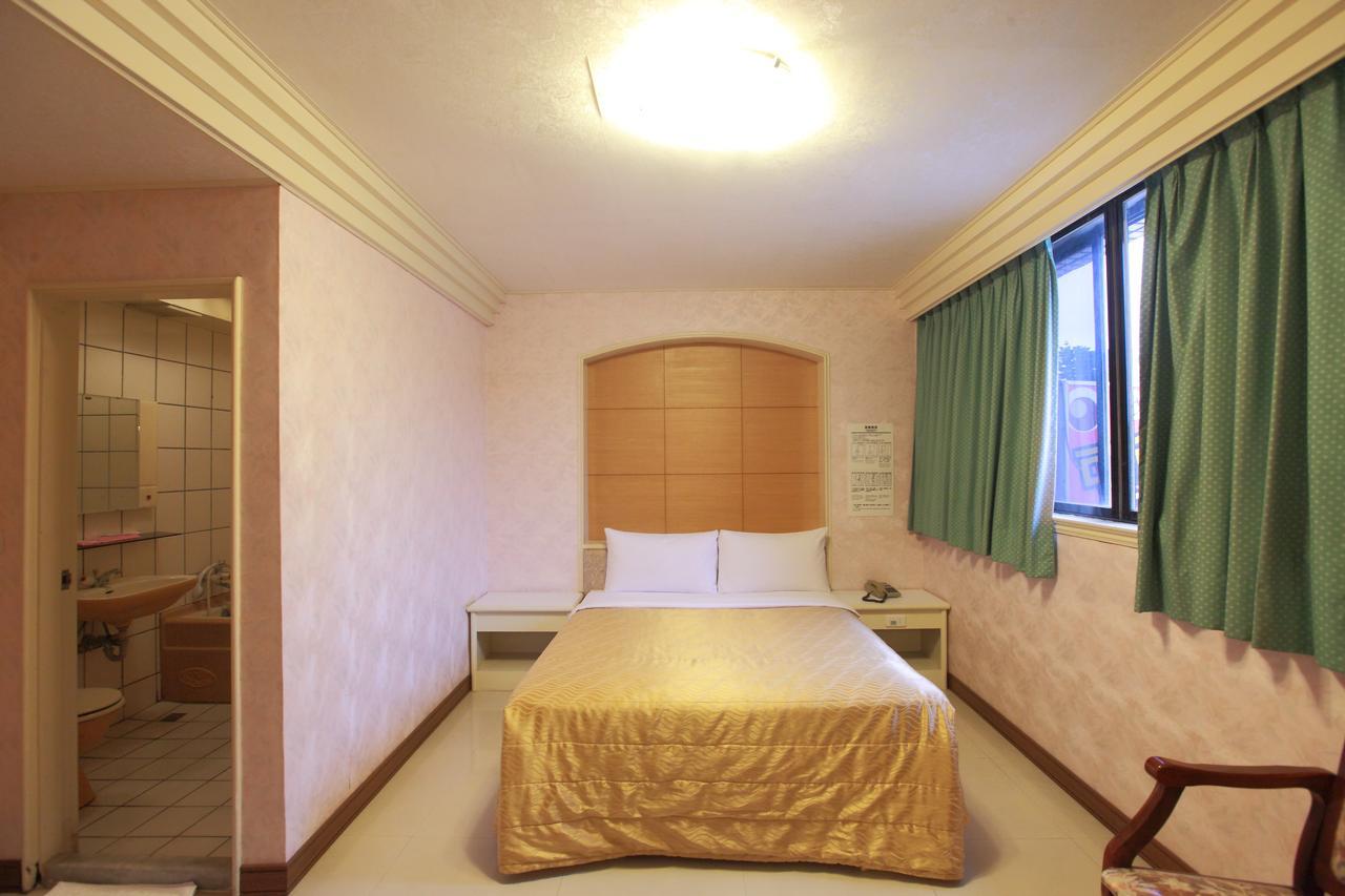 Yong Qi Hotel Città di Hualien Esterno foto